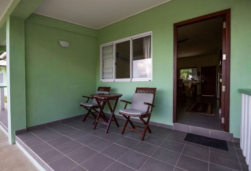 Surfers Beach Self Catering Chalets