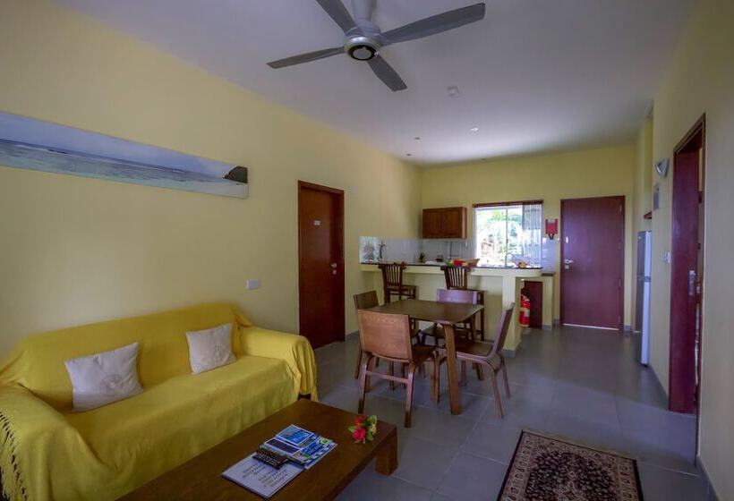 Surfers Beach Self Catering Chalets