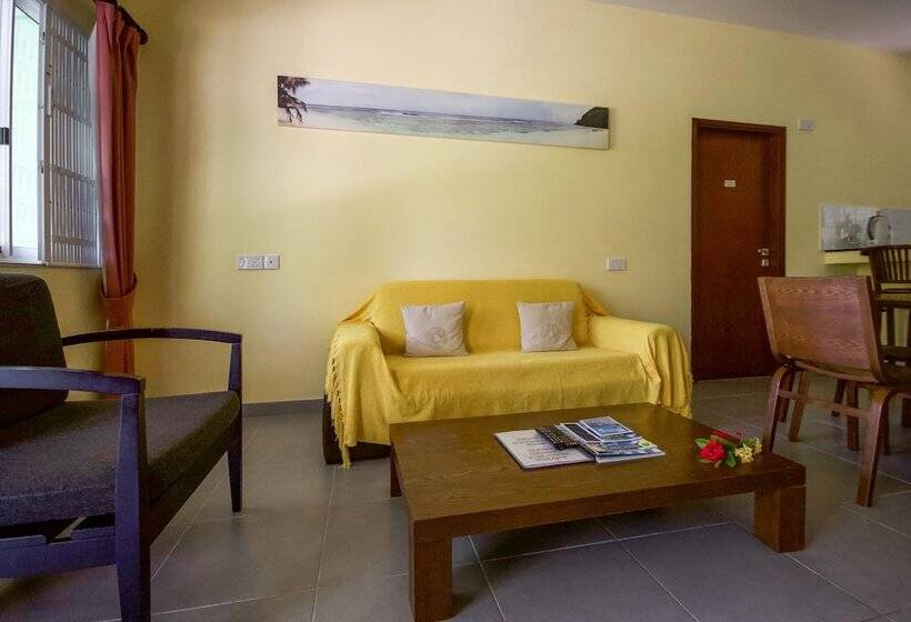 Surfers Beach Self Catering Chalets