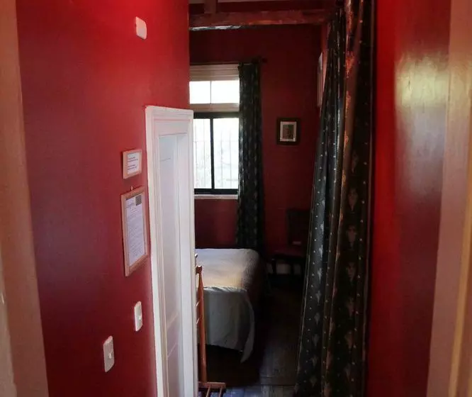 Allegretto Bed & Breakfast  Hostel