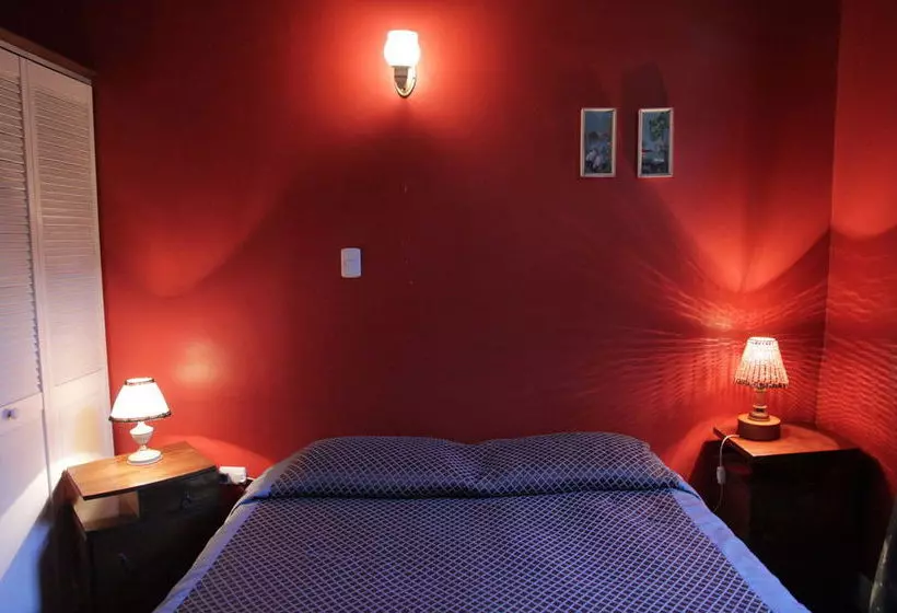 Allegretto Bed & Breakfast  Hostel