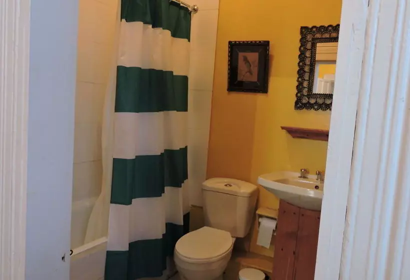 Allegretto Bed & Breakfast  Hostel