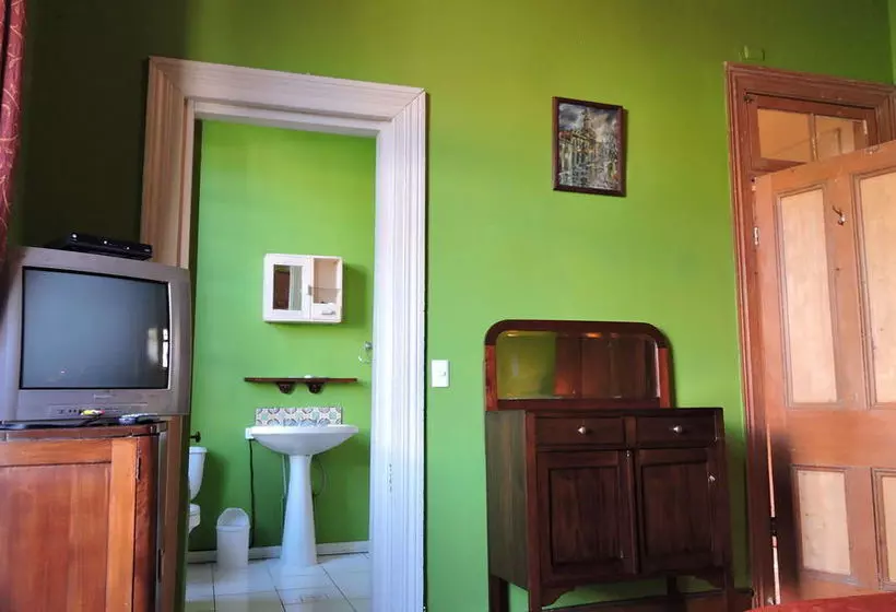 Allegretto Bed & Breakfast  Hostel