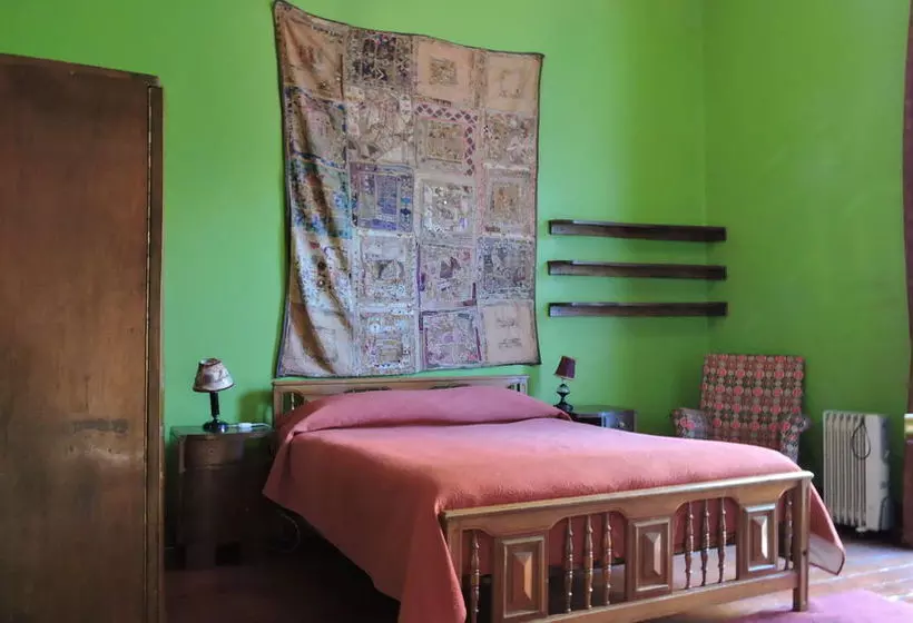 Allegretto Bed & Breakfast  Hostel