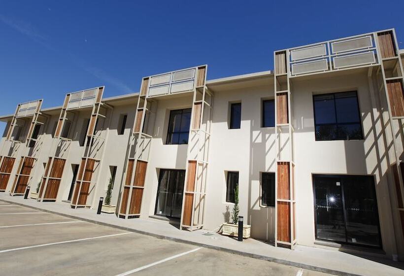 Aquarius Apartments And Cabins