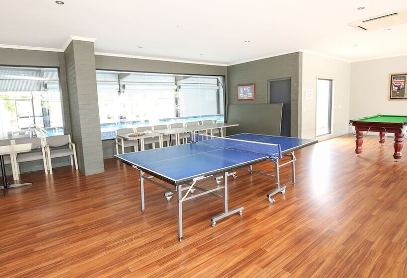 Aquarius Apartments And Cabins