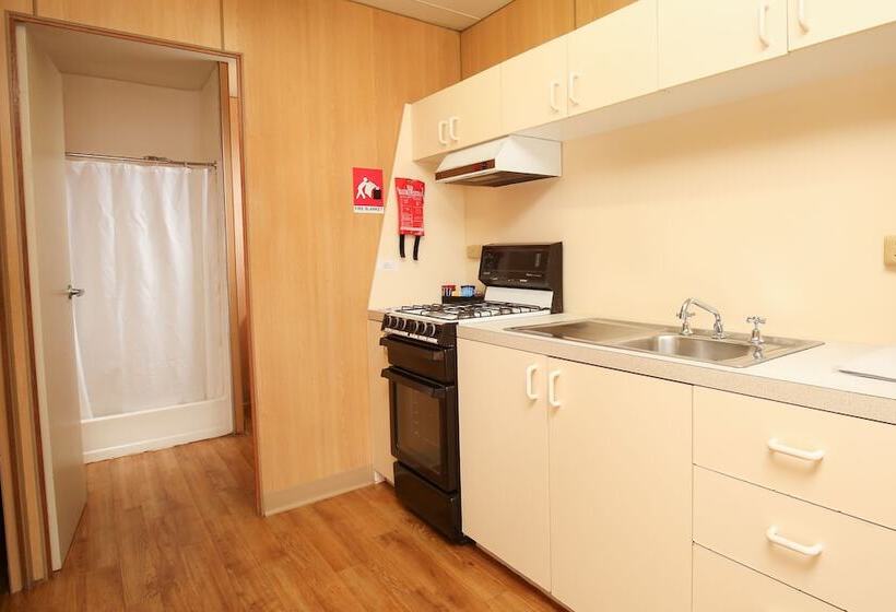 Aquarius Apartments And Cabins