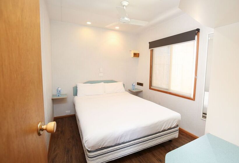 Aquarius Apartments And Cabins