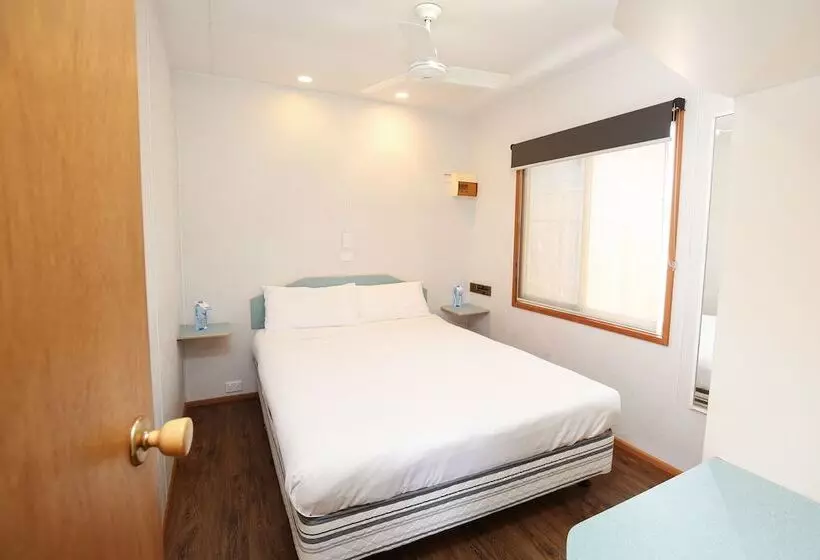 Aquarius Apartments And Cabins