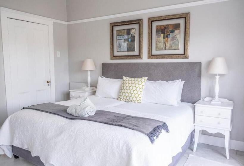 تختخواب و صبحانه Conifer Beach House