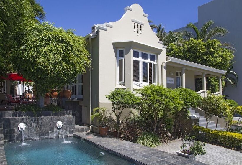 تختخواب و صبحانه Conifer Beach House