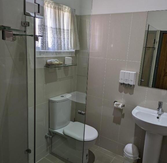 Отель Country Lodge Motor Inn