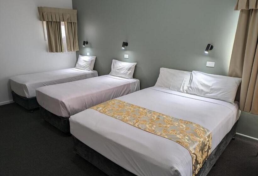 Отель Country Lodge Motor Inn