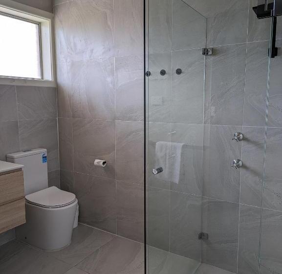 Отель Country Lodge Motor Inn