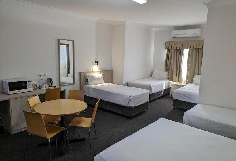 Отель Country Lodge Motor Inn