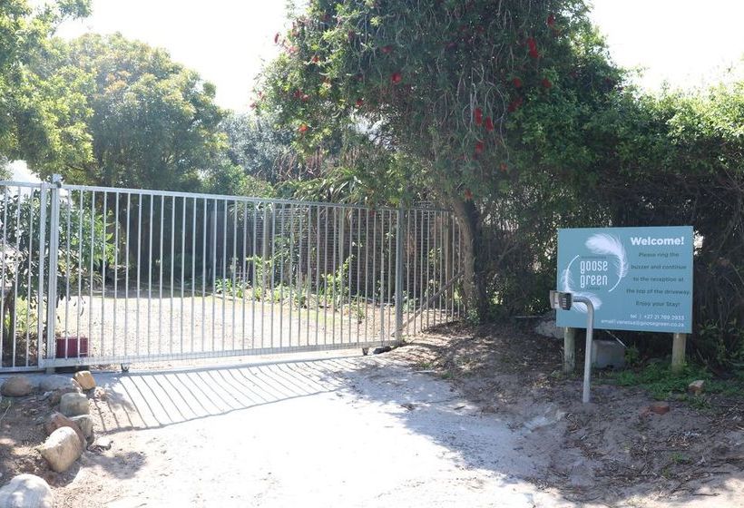 Fotos del hotel Goose Green Lodge:  2