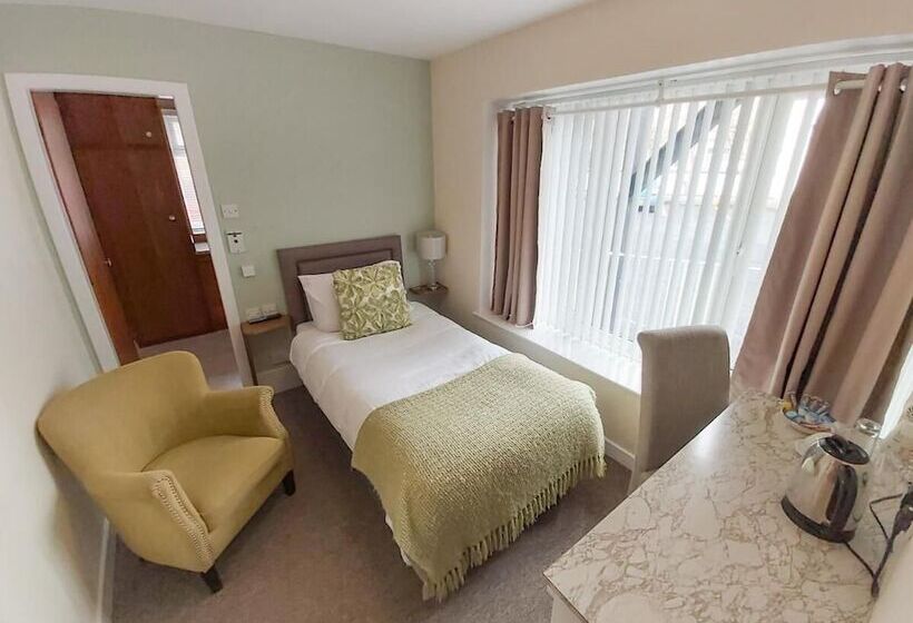 בית מלון כפרי The Elm House