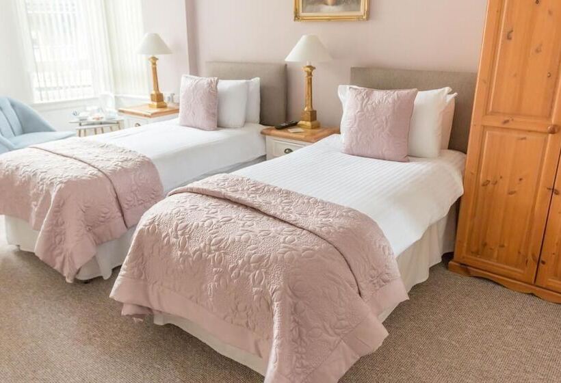 בית מלון כפרי The Elm House