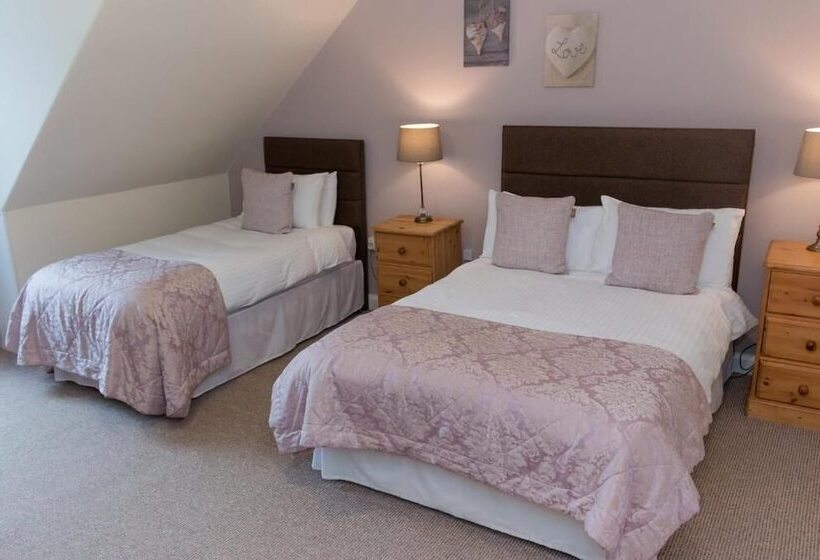 בית מלון כפרי The Elm House