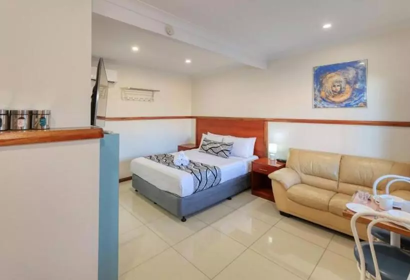 Motelli Across Country Motor Inn
