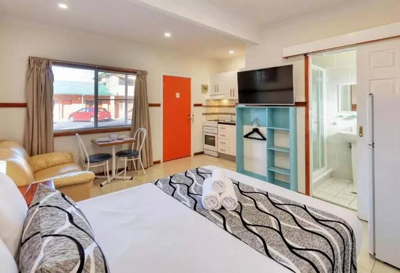 Motelli Across Country Motor Inn
