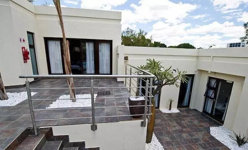 پانسیون Galton House