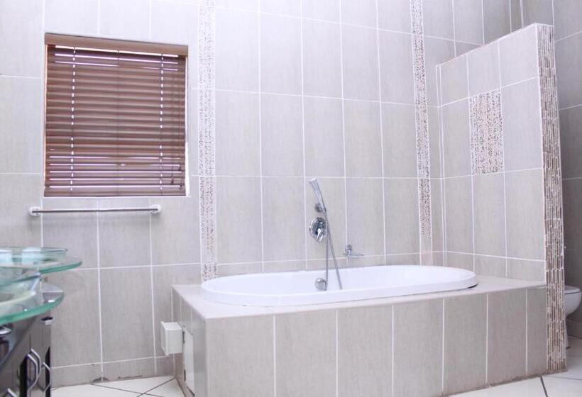 بنسيون Ikaze Guest House