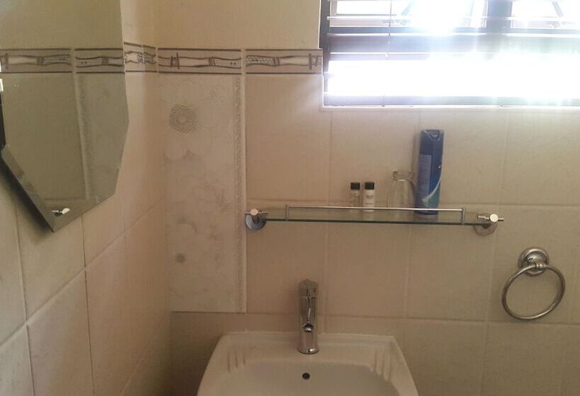 بنسيون Ikaze Guest House