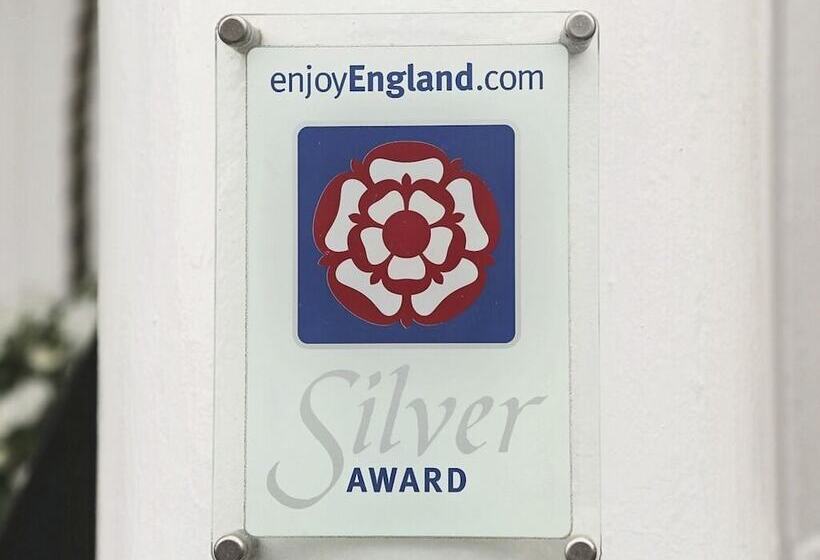 Пансион Riviera Town House