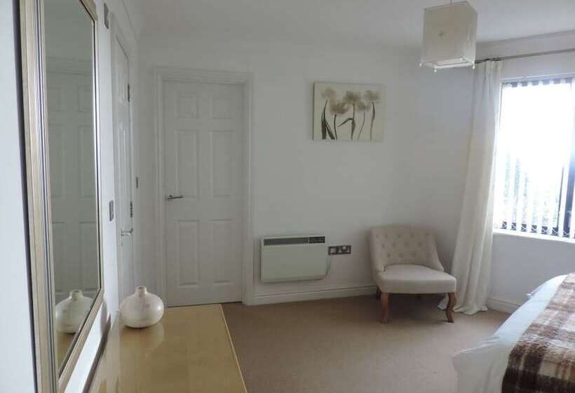 Sea Breeze Apartment