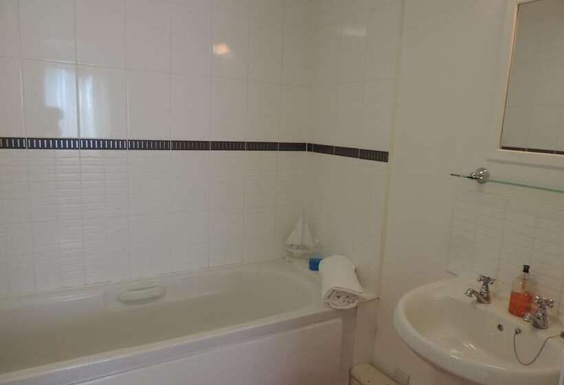 Sea Breeze Apartment