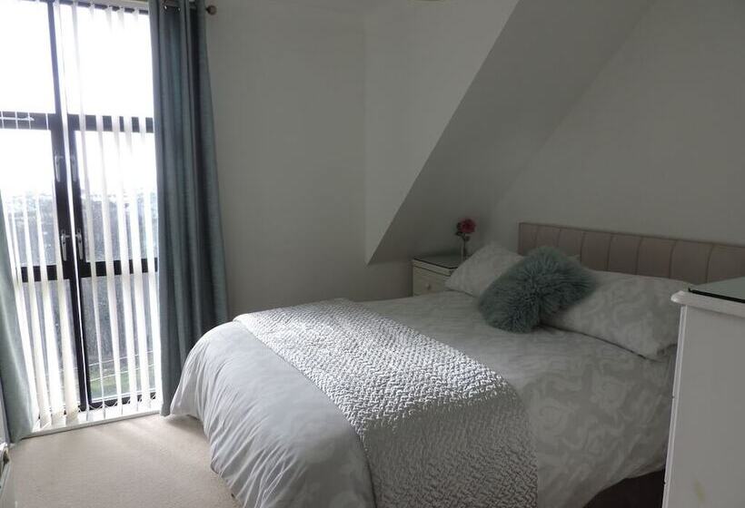 Sea Breeze Apartment