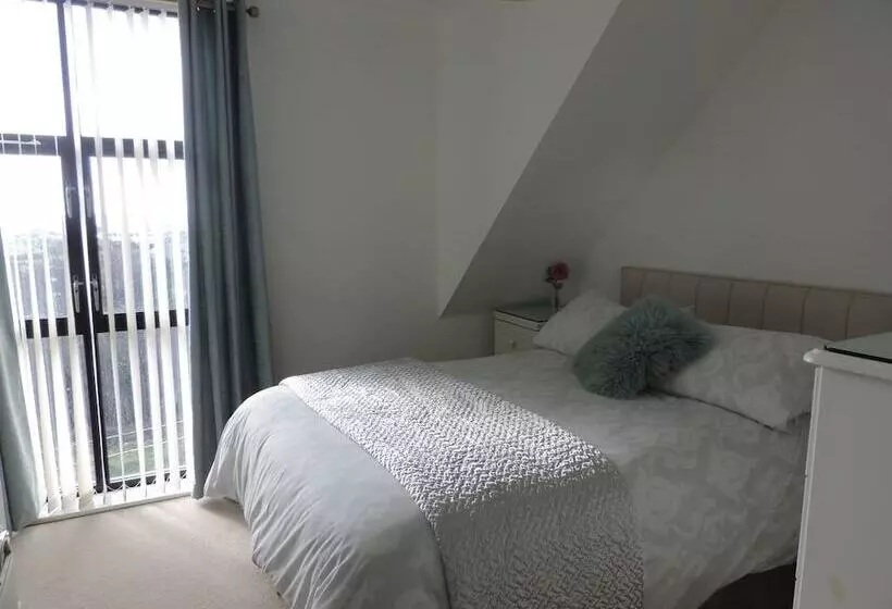Sea Breeze Apartment