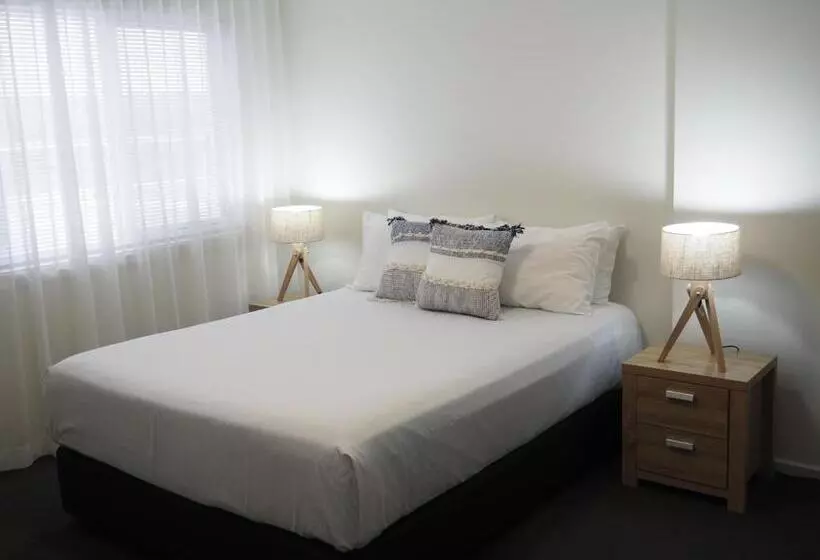 The Esplanade Motel