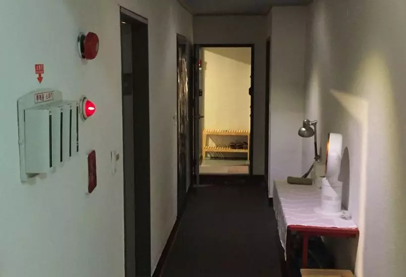 هاستل Backpackers In Jeju City Center