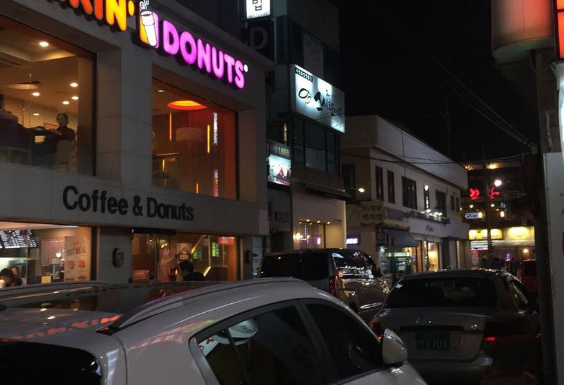 فندق صغير Backpackers In Jeju City Center