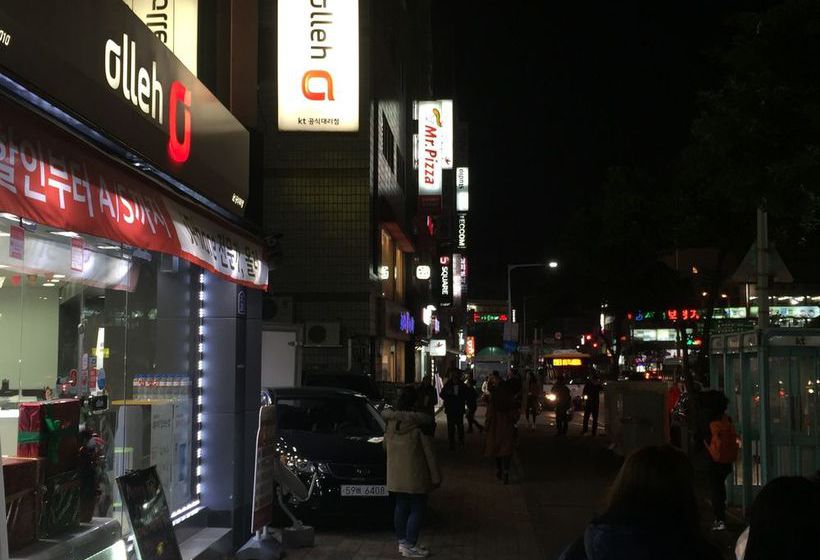 فندق صغير Backpackers In Jeju City Center