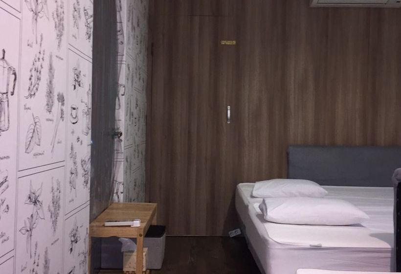 فندق صغير Backpackers In Jeju City Center