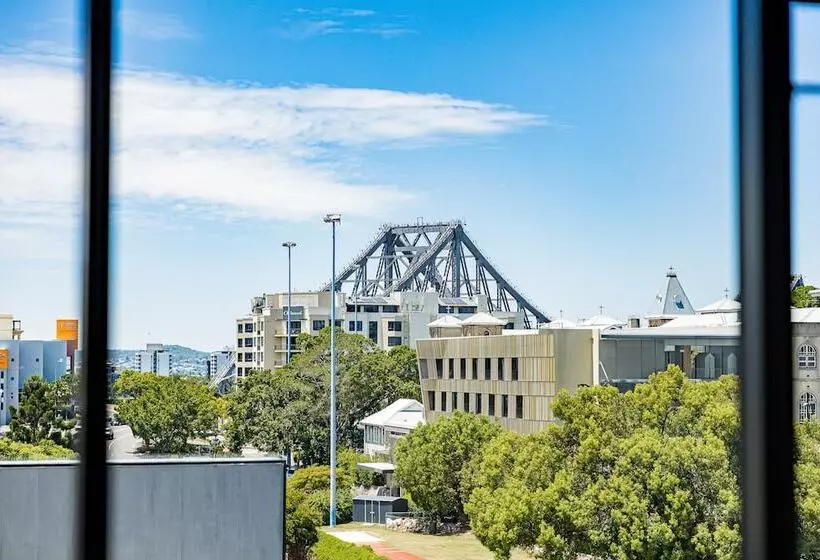 ユースホステル Bunk Brisbane
