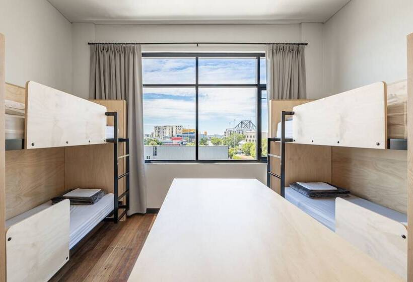 Общежитие Bunk Brisbane