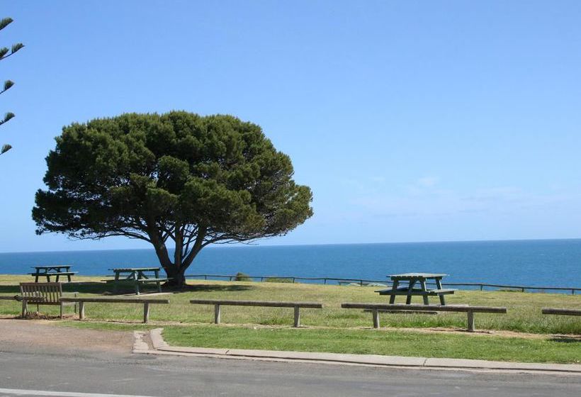 فندق صغير Oceanfront Backpackers