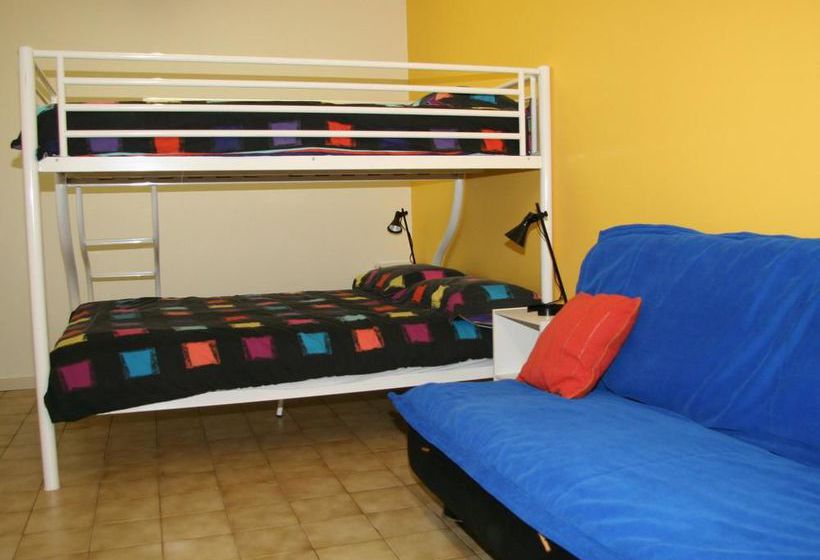 فندق صغير Oceanfront Backpackers