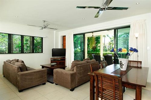Cairns Beach Holiday Apartment