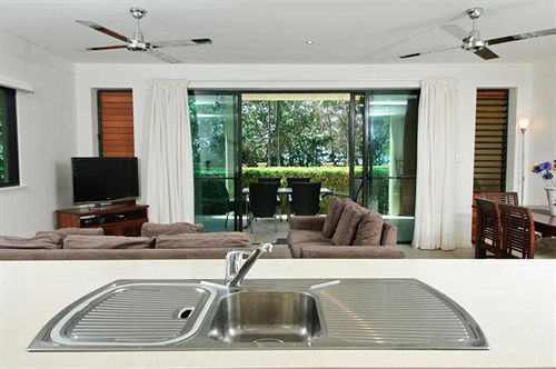 Cairns Beach Holiday Apartment