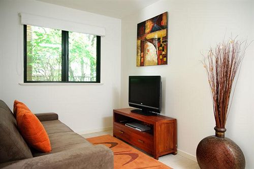 Cairns Beach Holiday Apartment