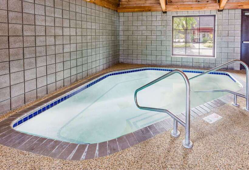 Americinn By Wyndham Hotel And Suites Long Lake