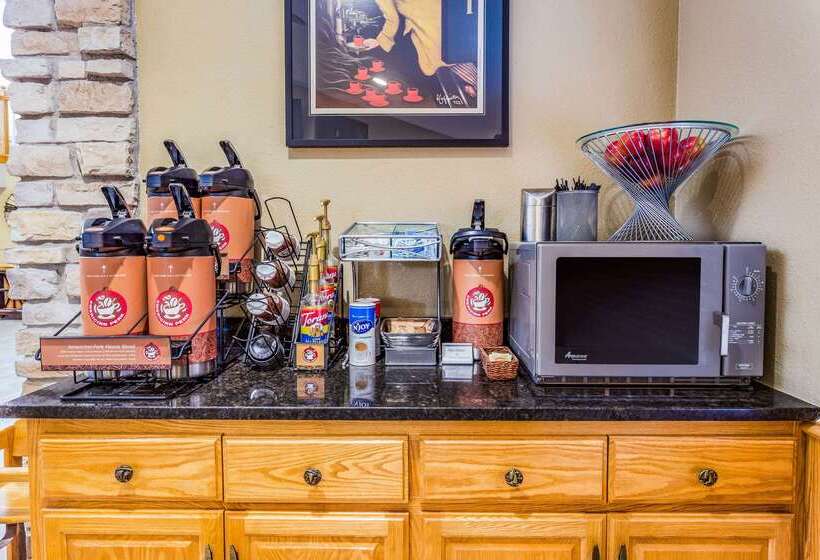 Americinn By Wyndham Hotel And Suites Long Lake