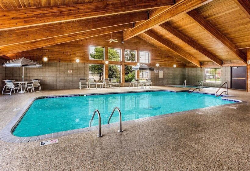 Americinn By Wyndham Hotel And Suites Long Lake