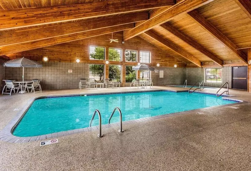 Americinn By Wyndham Hotel And Suites Long Lake