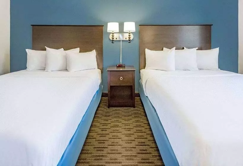 Americinn By Wyndham Hotel And Suites Long Lake